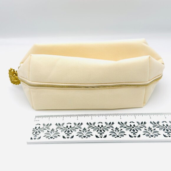 3695 DOLCE AND GABBANA DEVOTION MAKEUP COSMETIC BAG - Picture 4 of 6